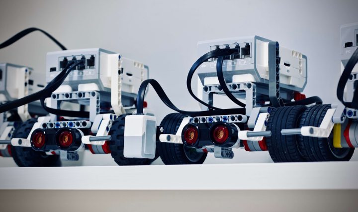 CNC vs Robotics: What’s the Difference?